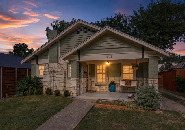 Photo 3 of Single family home for sale at 1224 Hollywood Ave, Dallas, TX 75208 | MLS# 21339293 | Listing updated on 2026-09-08