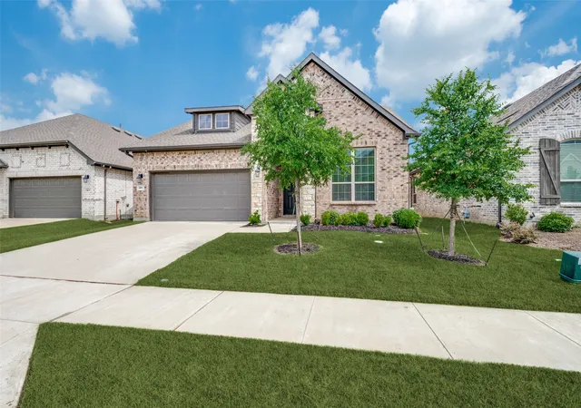 Photo 3 of Single family home for sale at 809 Cromwell Dr, Celina, TX 75009 | MLS# 21338866 | Listing updated on 2026-10-06
