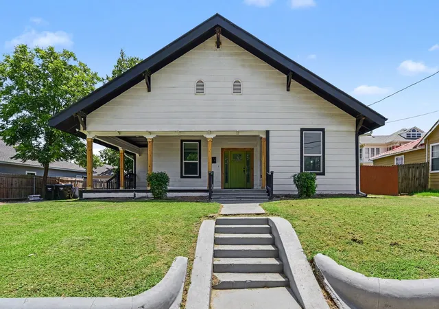 Photo 1 of Single family home for sale at 2611 Bourland St, Greenville, TX 75401 | MLS# 21339740 | Listing updated on 2026-09-13