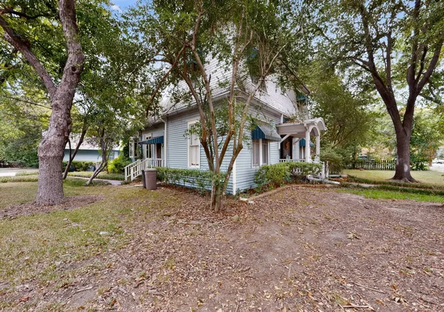 Photo 3 of Sale Pending at 604 Johnson St, Terrell, TX 75160 | MLS# 21338607 | Listing updated on 2026-10-05
