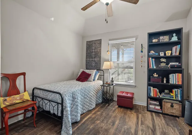 Photo 4 of Single family home for sale at 1261 Newcastle Dr, Weatherford, TX 76086 | MLS# 21339830 | Listing updated on 2026-09-17