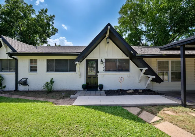 Photo 3 of Single family home for sale at 1702 22Nd Ave, Mineral Wells, TX 76067 | MLS# 21336683 | Listing updated on 2026-10-03
