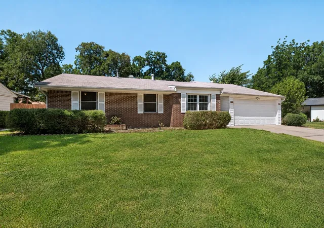 Photo 1 of Single family home for sale at 1410 Carswell Ter, Arlington, TX 76010 | MLS# 21307640 | Listing updated on 2026-09-11