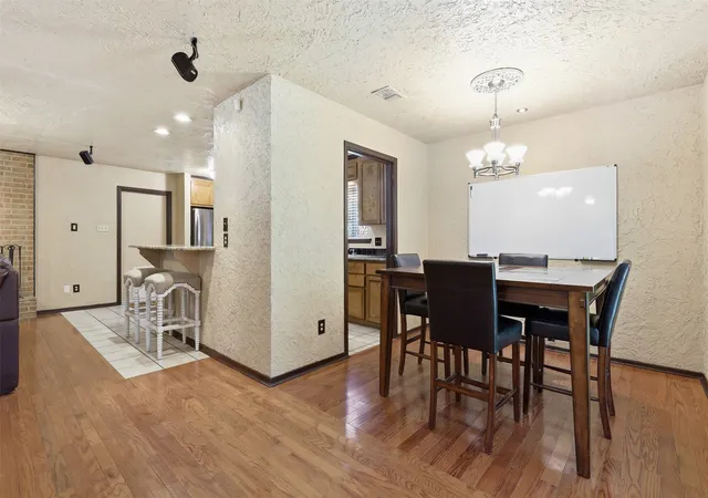 Photo 3 of Sale Pending at 3702 Hastings Dr, Arlington, TX 76013 | MLS# 21339306 | Listing updated on 2026-09-13