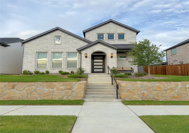 Photo 2 of Single family home for sale at 11376 Chiltern St, Frisco, TX 75035 | MLS# 21338507 | Listing updated on 2026-09-12