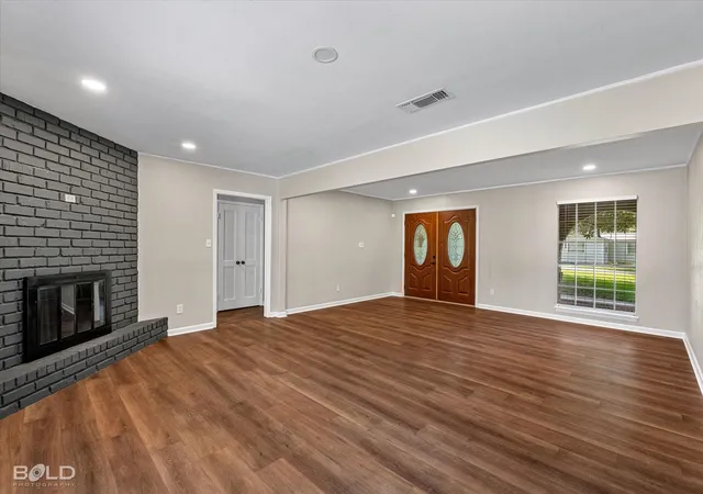 Photo 4 of Sale Pending at 305 Pecan Dr, Shreveport, LA 71106 | MLS# 21340069 | Listing updated on 2026-09-11
