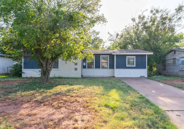 Photo 1 of Sale Pending at 2218 N Mockingbird, Abilene, TX 79603 | MLS# 21339857 | Listing updated on 2026-09-11