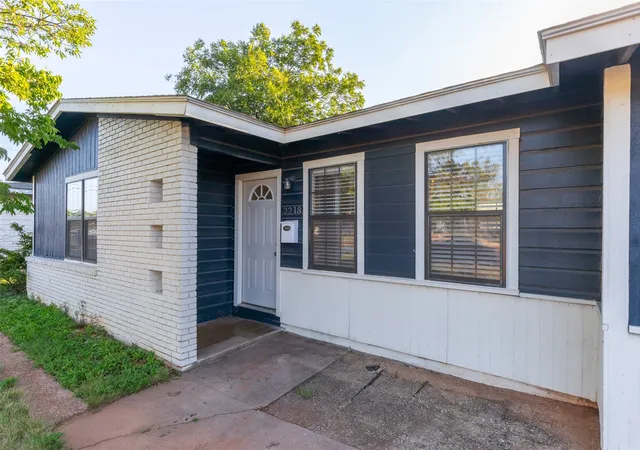 Photo 3 of Sale Pending at 2218 N Mockingbird, Abilene, TX 79603 | MLS# 21339857 | Listing updated on 2026-09-11