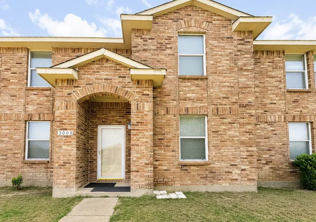 Photo 1 of Sale Pending at 3008 Crimson Clover Dr, Lancaster, TX 75134 | MLS# 21334839 | Listing updated on 2026-07-30