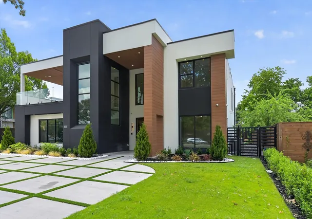 Photo 3 of Mansion for sale at 6466 Royal Ln, Dallas, TX 75230 | MLS# 21327261 | Listing updated on 2026-09-10