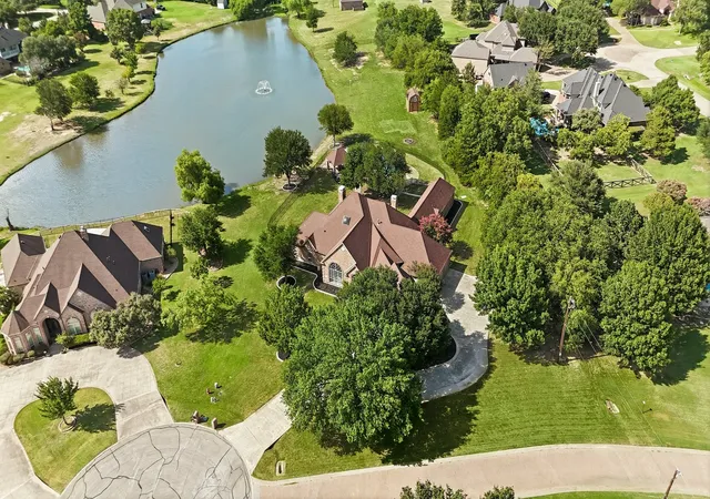 Photo 2 of Single family home for sale at 220 Meadow Lake Ct, Double Oak, TX 75077 | MLS# 21339282 | Listing updated on 2026-10-05