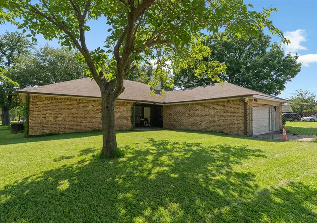 Photo 2 of Sale Pending at 3100 Shadywood Ct, Mesquite, TX 75150 | MLS# 21340186 | Listing updated on 2026-09-24
