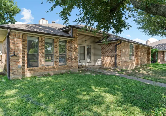Photo 3 of Sale Pending at 3100 Shadywood Ct, Mesquite, TX 75150 | MLS# 21340186 | Listing updated on 2026-09-24