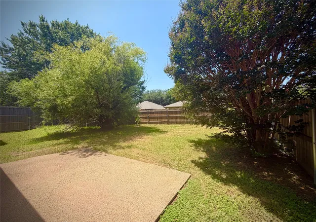Photo 3 of Single family home for sale at 3203 Blue Jay Dr, Corinth, TX 76210 | MLS# 21340187 | Listing updated on 2026-09-08