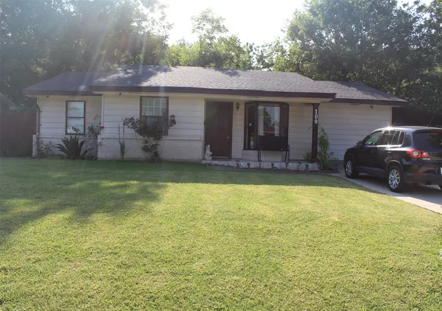 Photo 1 of Single family home for sale at 109 Brunswick Ln, Mesquite, TX 75149 | MLS# 21340306 | Listing updated on 2026-08-02