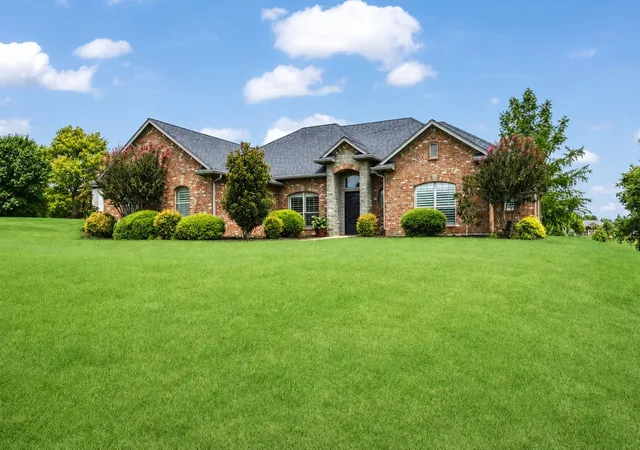 Photo 2 of Single family home for sale at 146 Derby Dr, Van Alstyne, TX 75495 | MLS# 21338952 | Listing updated on 2026-08-02