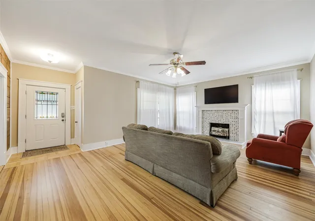 Photo 4 of Single family home for sale at 1119 W Walker St, Denison, TX 75020 | MLS# 21340047 | Listing updated on 2026-09-09