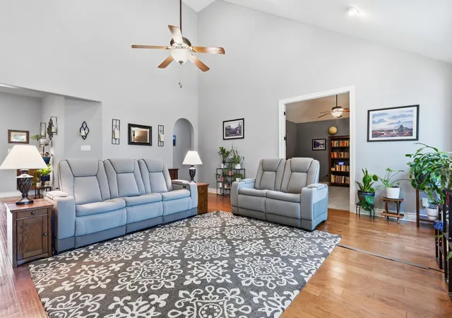 Photo 1 of Single family home for sale at 138 Dogwood Dr, Aubrey, TX 76227 | MLS# 21335608 | Listing updated on 2026-09-30