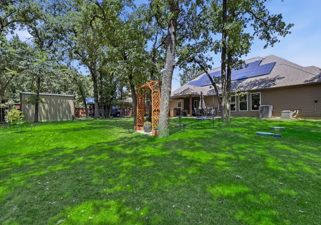 Photo 3 of Single family home for sale at 138 Dogwood Dr, Aubrey, TX 76227 | MLS# 21335608 | Listing updated on 2026-09-30