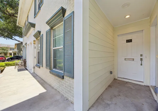 Photo 3 of Condo for sale at 4729 Bradford Dr #4729A, Dallas, TX 75219 | MLS# 21340200 | Listing updated on 2026-09-13