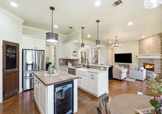 Photo 3 of Single family home for sale at 12409 Bella Vino Dr, Fort Worth, TX 76126 | MLS# 21337009 | Listing updated on 2026-09-12