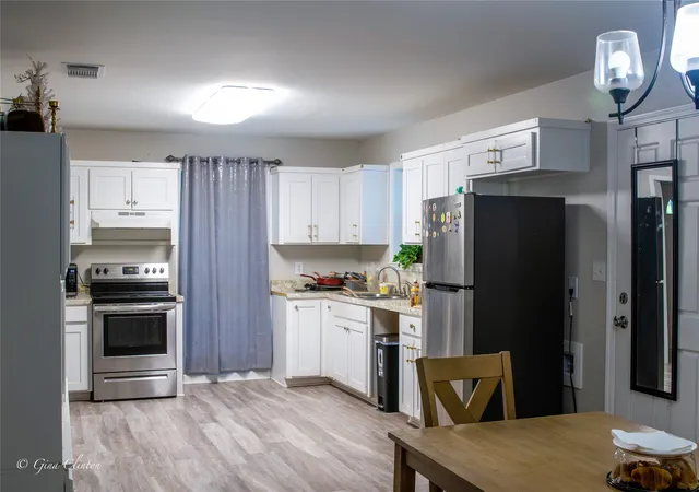 Photo 3 of Single family home for sale at 8202 Clint Dr, Shreveport, LA 71108 | MLS# 21334049 | Listing updated on 2026-09-19