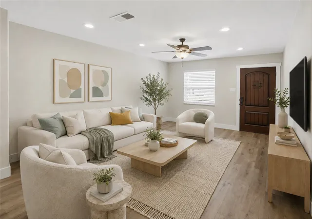 Photo 3 of Single family home for sale at 332 S Sealy Ave, Justin, TX 76247 | MLS# 21334910 | Listing updated on 2026-09-12