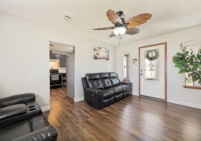 Photo 3 of Sale Pending at 7400 County Road 131A, Terrell, TX 75161 | MLS# 21333457 | Listing updated on 2026-09-12