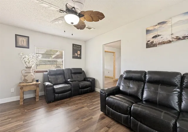 Photo 4 of Sale Pending at 7400 County Road 131A, Terrell, TX 75161 | MLS# 21333457 | Listing updated on 2026-09-12
