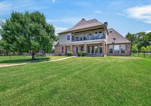 Photo 1 of Single family home for sale at 308 Saint Andrews Dr, Mabank, TX 75156 | MLS# 21335229 | Listing updated on 2026-09-27