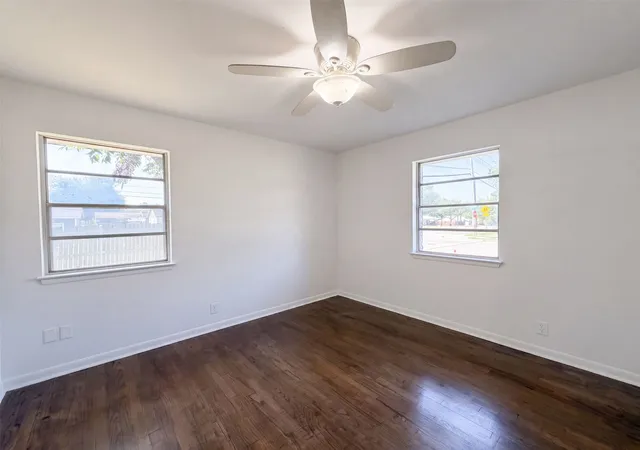 Photo 3 of Single family home for sale at 1213 S Ridgeway Dr, Cleburne, TX 76033 | MLS# 21340601 | Listing updated on 2026-09-10