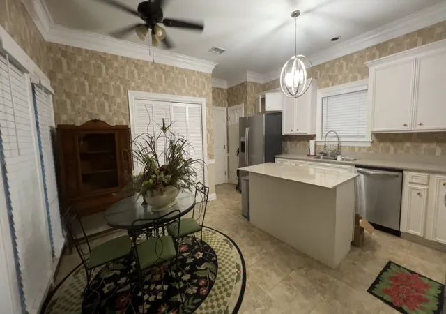 Photo 3 of Single family home for sale at 608 Linden St, Shreveport, LA 71104 | MLS# 21335930 | Listing updated on 2026-09-11