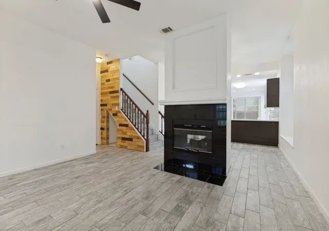 Photo 4 of Sale Pending at 6913 Conestoga Dr, Rowlett, TX 75089 | MLS# 21339903 | Listing updated on 2026-09-11