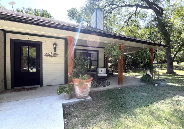 Photo 2 of Single family home for sale at 1229 Epps Rd, Palmer, TX 75152 | MLS# 21340223 | Listing updated on 2026-09-17