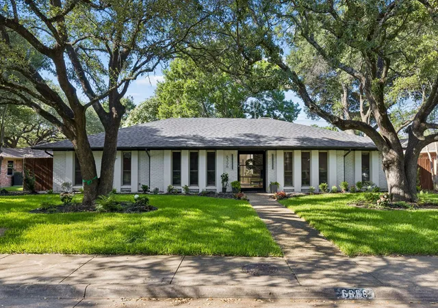 Photo 2 of Single family home for sale at 6306 Glennox Ln, Dallas, TX 75214 | MLS# 21340636 | Listing updated on 2026-09-11