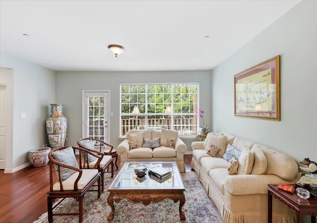 Photo 4 of Townhouse for sale at 1404 Biltmore Ln, Irving, TX 75063 | MLS# 21337556 | Listing updated on 2026-09-14
