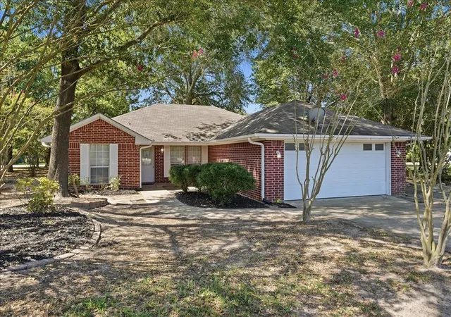 Photo 1 of Single family home for sale at 161 County Road 2232, Mineola, TX 75773 | MLS# 21340650 | Listing updated on 2026-09-09