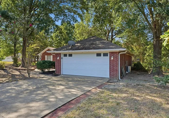 Photo 3 of Single family home for sale at 161 County Road 2232, Mineola, TX 75773 | MLS# 21340650 | Listing updated on 2026-09-09