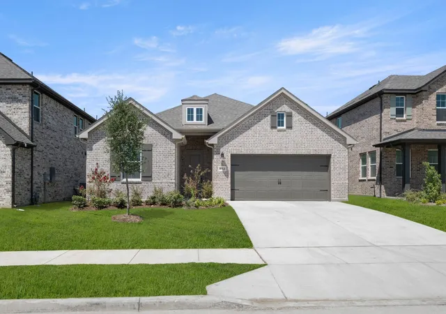 Photo 2 of Sale Pending at 653 Tyronza Dr, Justin, TX 76247 | MLS# 21340745 | Listing updated on 2026-09-08