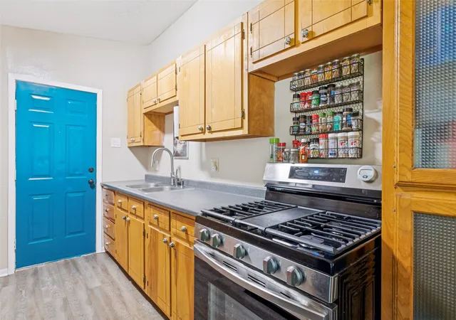 Photo 4 of Single family home for sale at 917 Grande Dr, Mesquite, TX 75149 | MLS# 21340804 | Listing updated on 2026-10-07