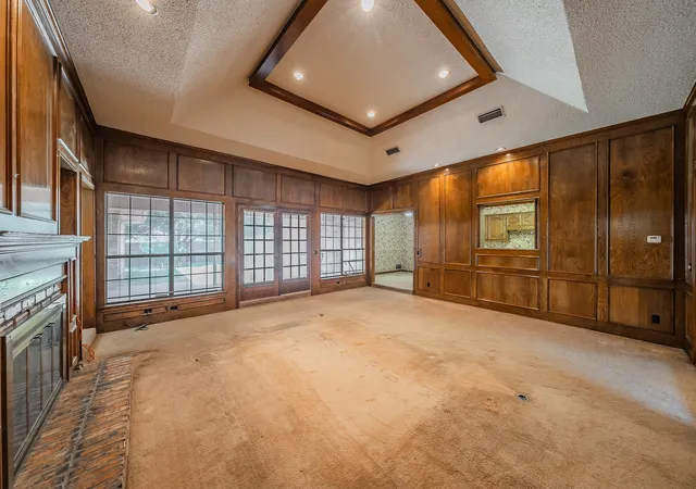 Photo 4 of Sale Pending at 7720 Lone Moor Cir, Dallas, TX 75248 | MLS# 21338376 | Listing updated on 2026-09-12