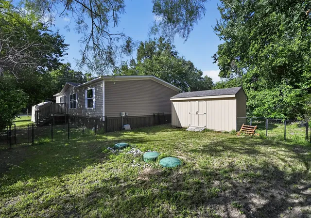 Photo 2 of Sale Pending at 904 Pawnee Trl, Granbury, TX 76048 | MLS# 21340783 | Listing updated on 2026-09-08