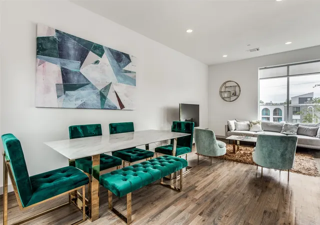 Listing Photo 4 - Condo for sale in building located at 2103 Bennett Ave, Dallas, TX 75206 - Unit #60