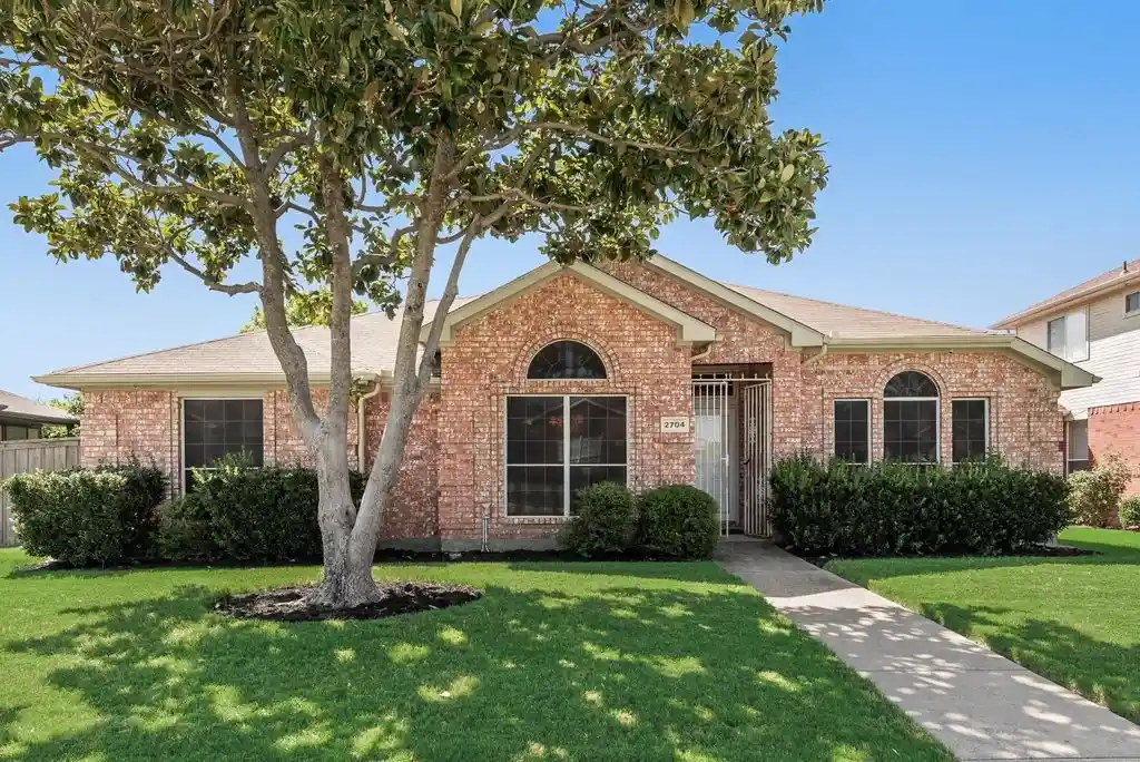 Single family home for sale at 2704 Crooked Crk, Mesquite, TX 75181 | MLS# 21339148