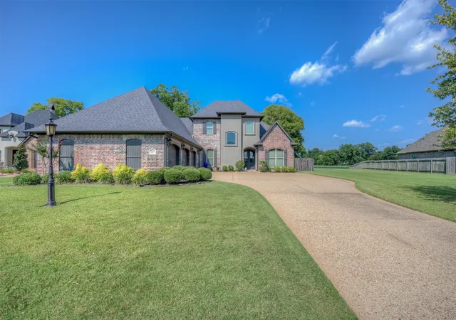 Photo 2 of Single family home for sale at 247 Piccadilly Cir, Bossier City, LA 71111 | MLS# 21341059 | Listing updated on 2026-09-10