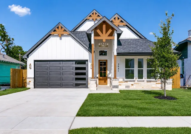 Photo 1 of Single family home for sale at 3641 Travis Ave, Fort Worth, TX 76110 | MLS# 21340991 | Listing updated on 2026-09-14