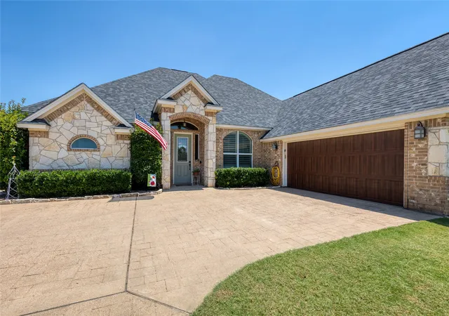 Photo 1 of Single family home for sale at 2821 Willow Ridge Cir, Granbury, TX 76049 | MLS# 21340110 | Listing updated on 2026-09-09