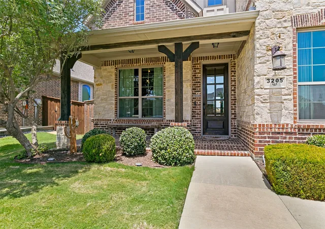 Photo 3 of Sale Pending at 3205 Newsom Ridge Dr, Mansfield, TX 76063 | MLS# 21336195 | Listing updated on 2026-09-28