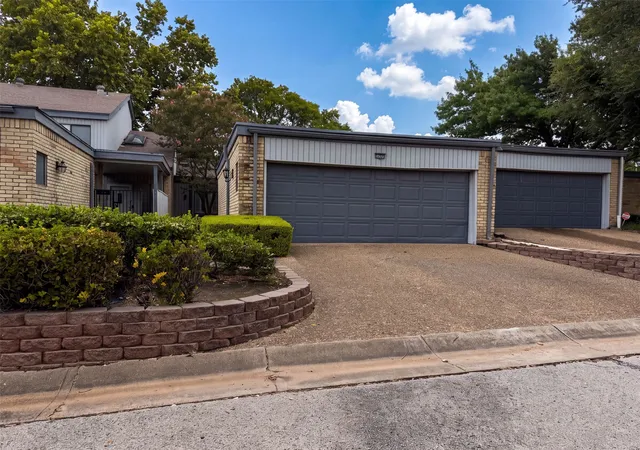 Photo 1 of Townhouse for sale at 6302 Elder Grove Dr, Dallas, TX 75232 | MLS# 21341110 | Listing updated on 2026-10-05