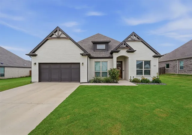 Photo 1 of Sale Pending at 125 Oak View Dr, Godley, TX 76044 | MLS# 21339783 | Listing updated on 2026-09-09